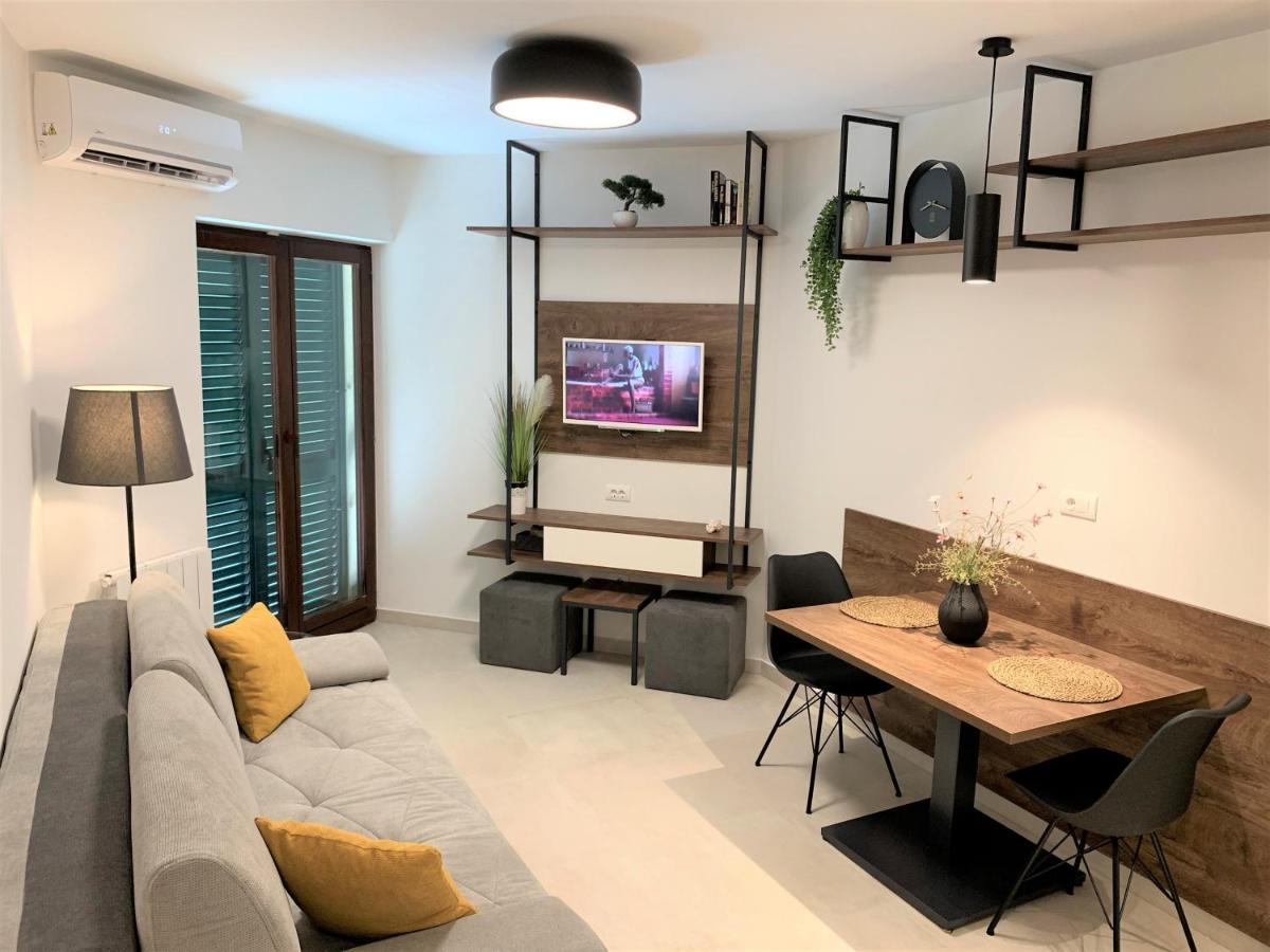 Villa Fani - Apartments In Трогир Экстерьер фото