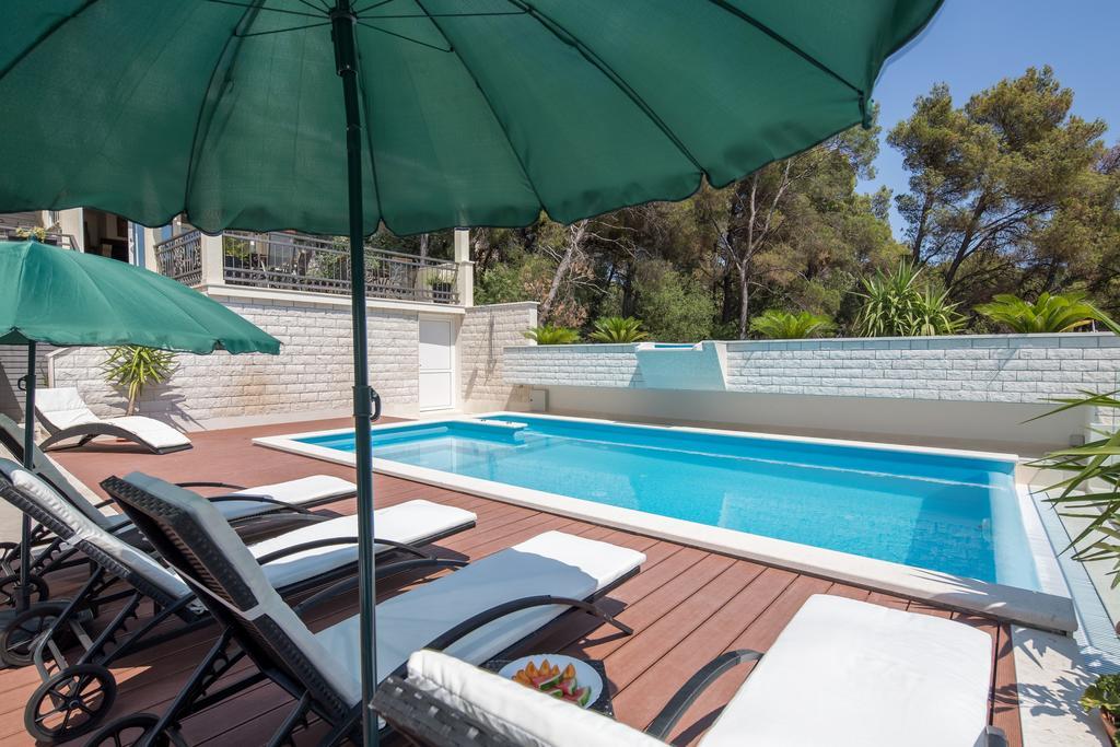 Villa Fani - Apartments In Трогир Экстерьер фото