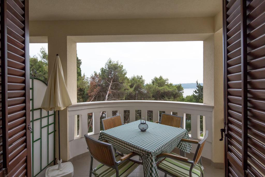 Villa Fani - Apartments In Трогир Экстерьер фото