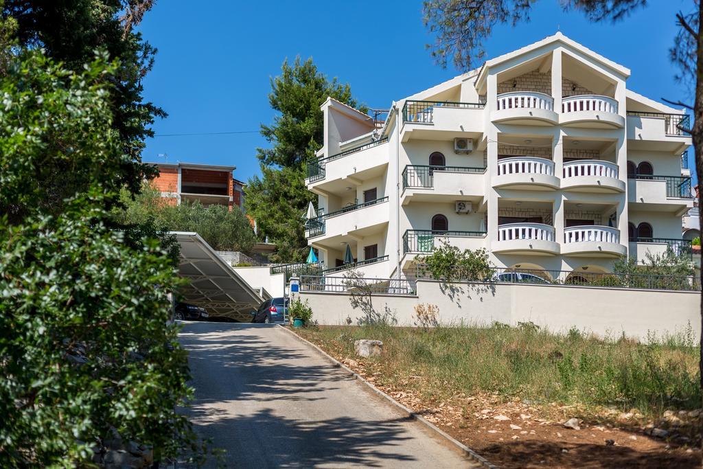 Villa Fani - Apartments In Трогир Экстерьер фото