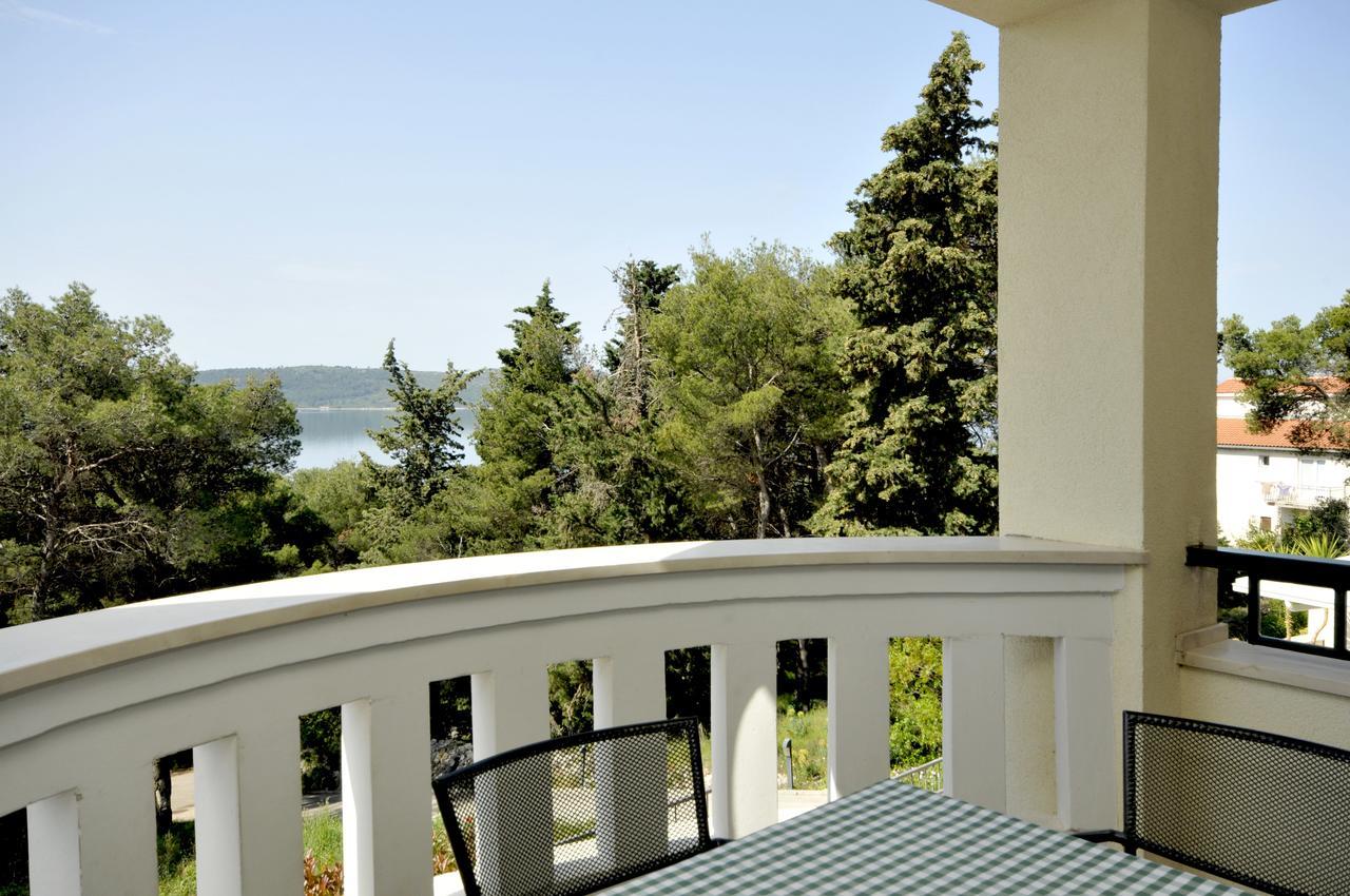 Villa Fani - Apartments In Трогир Экстерьер фото