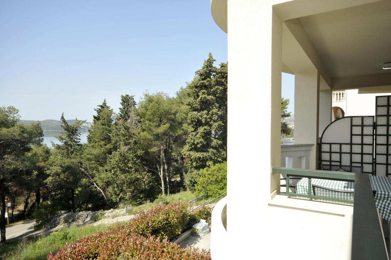 Villa Fani - Apartments In Трогир Экстерьер фото