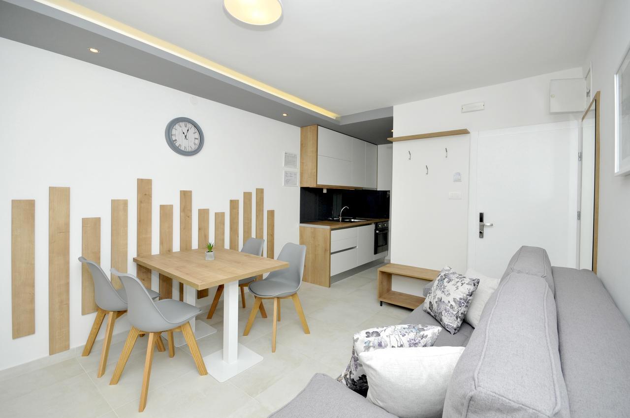 Villa Fani - Apartments In Трогир Экстерьер фото