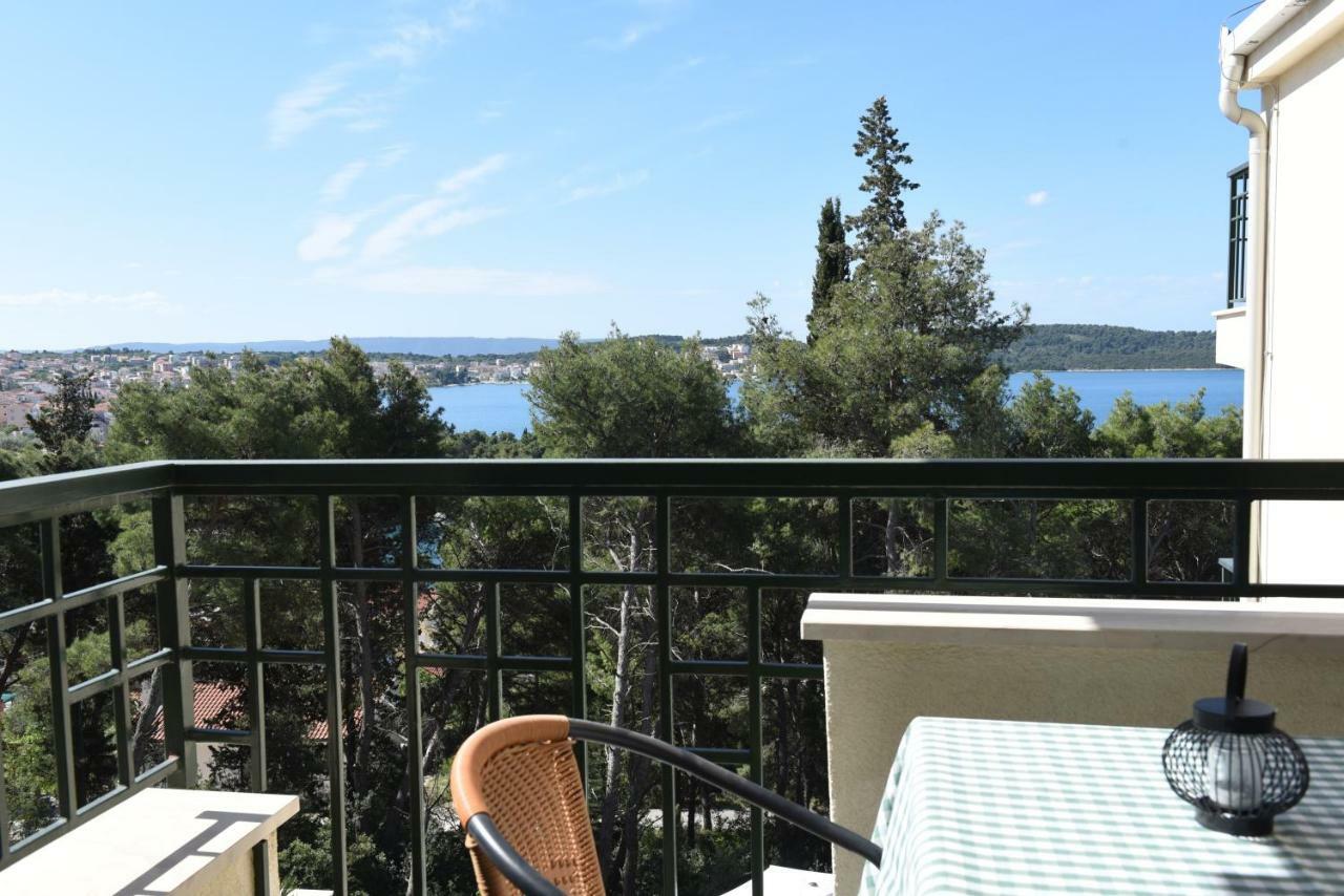 Villa Fani - Apartments In Трогир Экстерьер фото