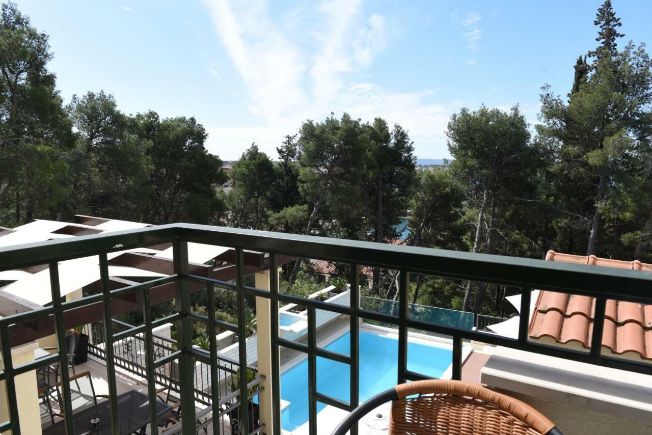 Villa Fani - Apartments In Трогир Экстерьер фото