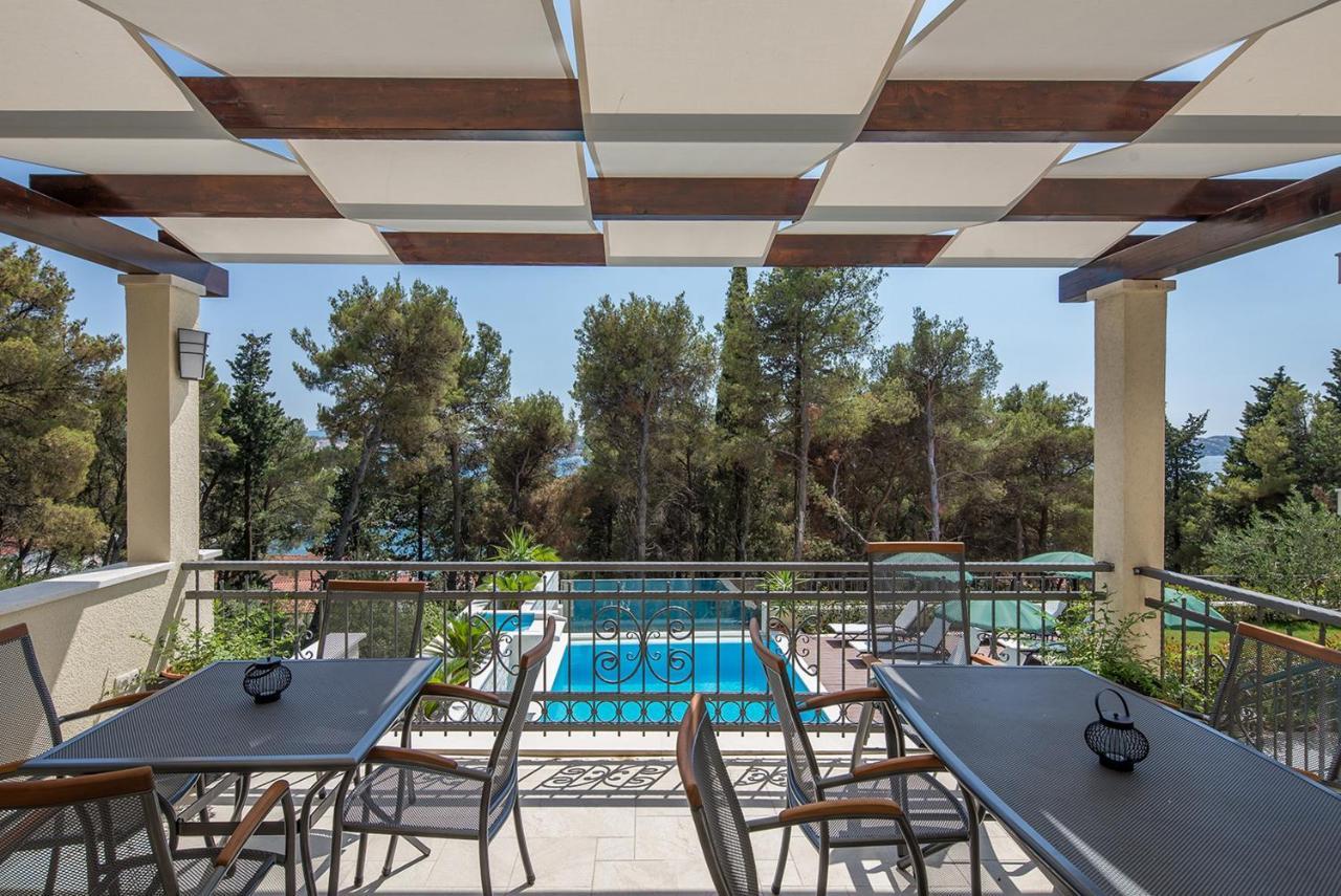 Villa Fani - Apartments In Трогир Экстерьер фото